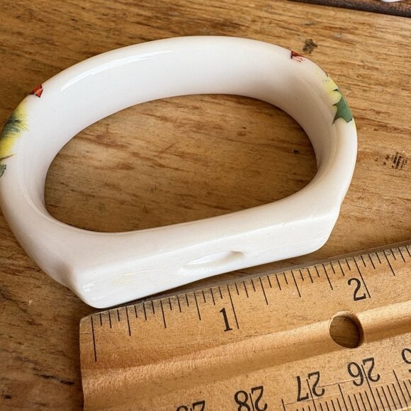 Vintage Christmas Napkin Rings Set of 12 White Red Poinsettia Bone China Holiday - Picture 6 of 6